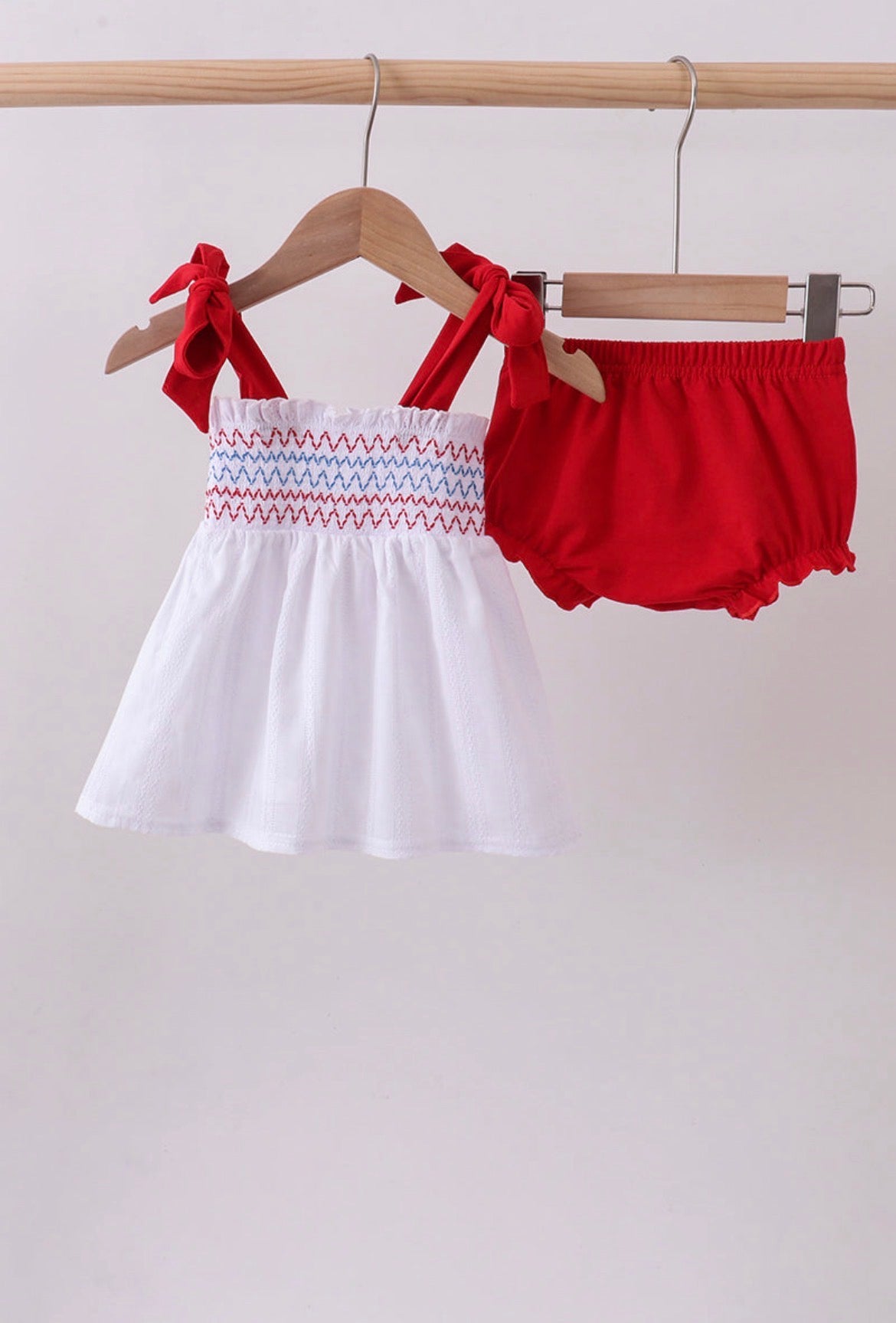 9 months white smocked jacquard bloomer set