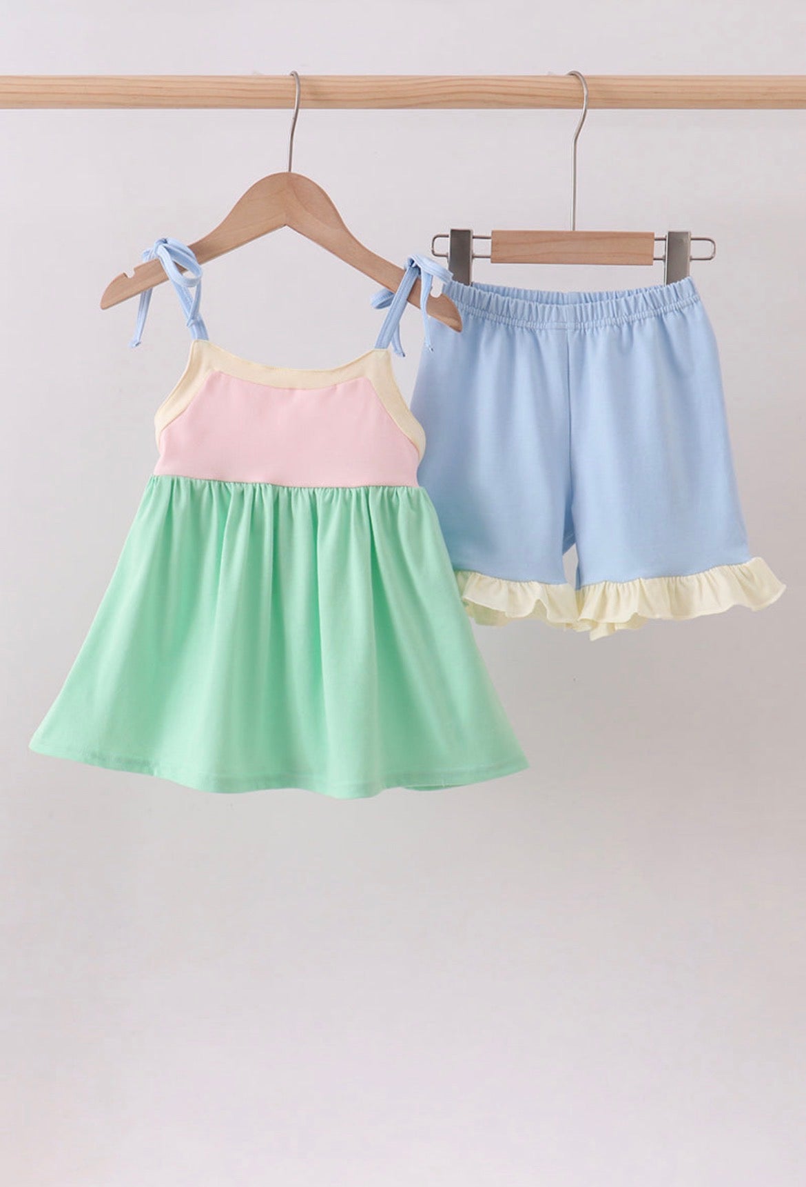 12 months color block ruffle shorts set