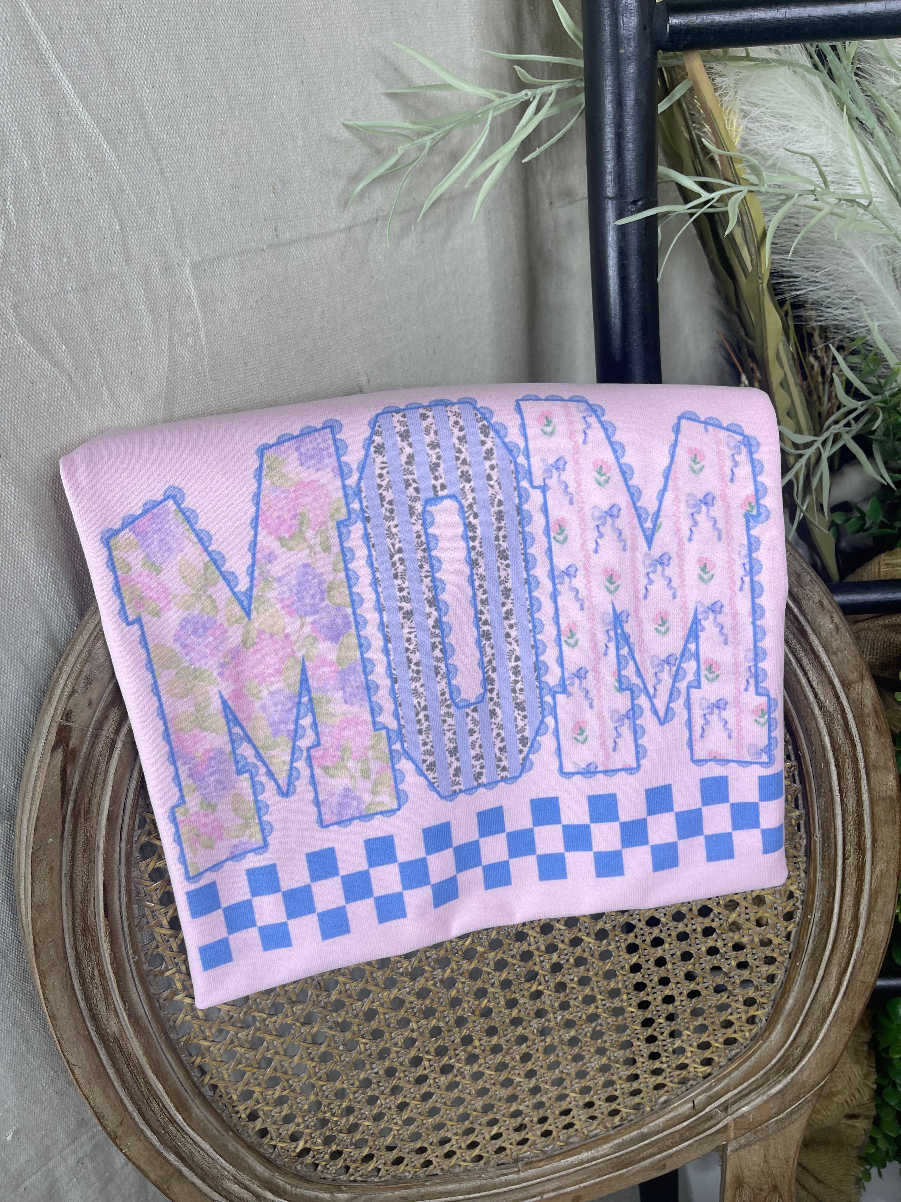Mom Flowers and Bows (Gildan Tee)